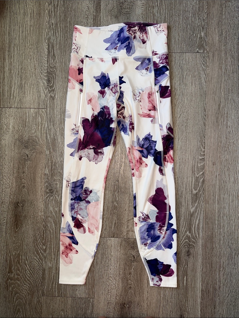 Athleta Rainer printed tight White Leggings Floral Print yoga active workout